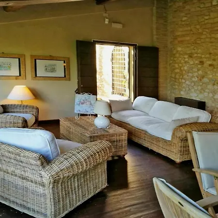 Marica Villa *